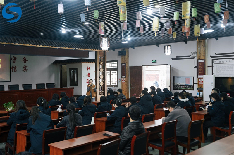 學(xué)習(xí)雷鋒精神.jpg