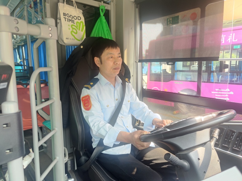 馮堂松.jpg