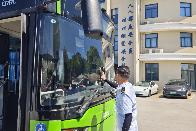 1752655049888526.jpg 駕駛員楊東明1.jpg