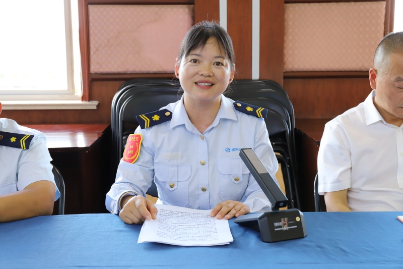 毛奇英.JPG
